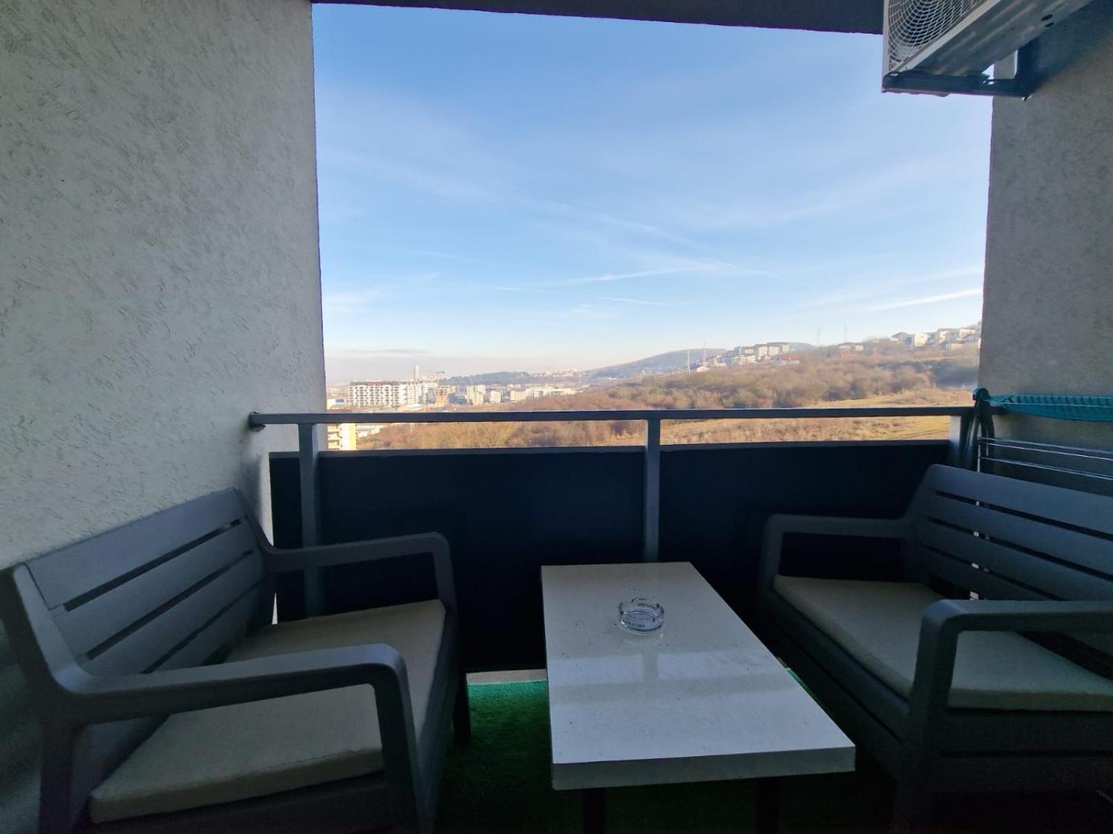 Gray Apartment Nearby Amethyst & Vivo Mall Floreşti Dış mekan fotoğraf